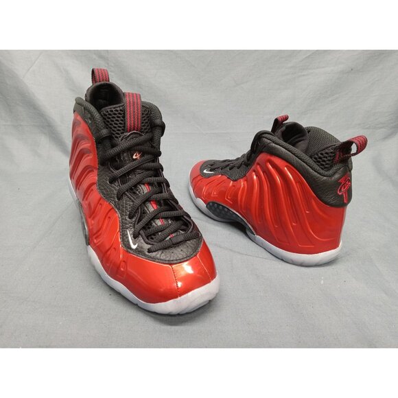 Nike Boys Little Posite One (GS) Sneakers Red Black Size 3.5 NEW NO BOX! - Picture 1 of 10